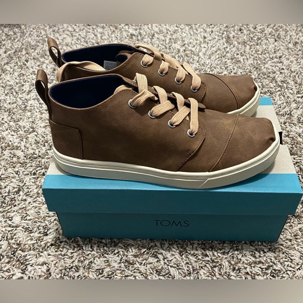 TOMS Kids Size 6Y